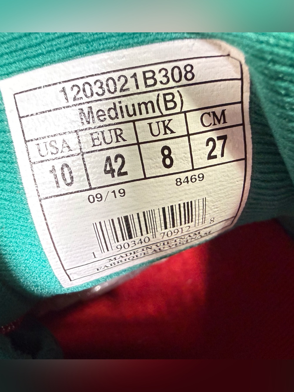 Brooks Revel 3 Women’s “ Limited Christmas Edition “ Running Sneakers Size-10 - Picture 9 of 9